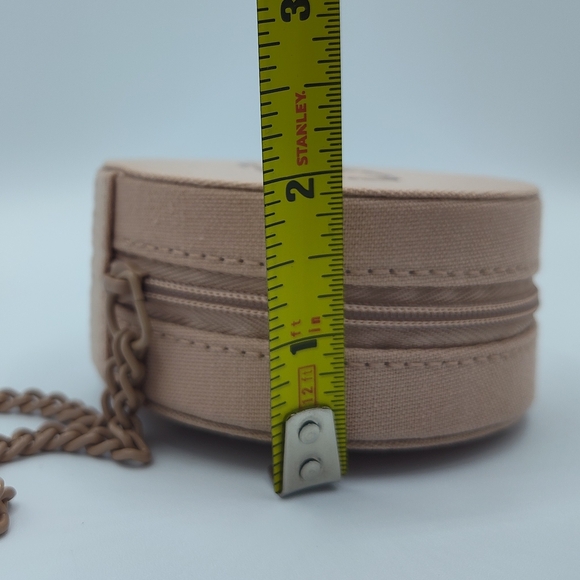 VALENTINO Go-Cushion Nude Round Case w/ Chain | VIP GWP Mini Bag NIP - Picture 5 of 6